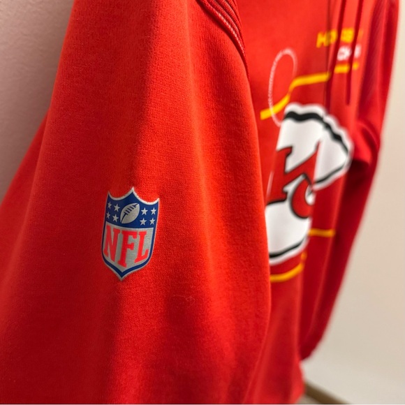 Kansas City Chiefs Nike DRI-FIT Hooded Sweatshirt - Picture 3 of 8